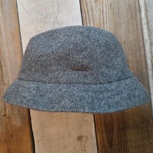 Kangol Gray Wool Flannel Player Bucket Hat Kids Size M NWT